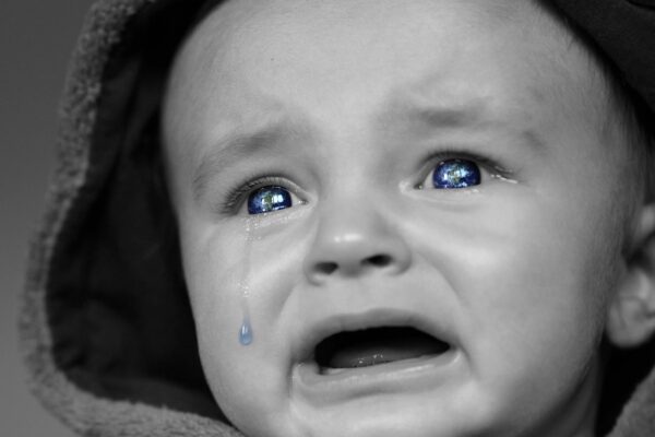 De emote PeepoSad: Verdriet en Teleurstelling Omarmt met Empathie crying baby, baby, face, expression, portrait, unhappy, child, tear, emotion, cry, crying, upset, crying baby, crying baby, crying baby, crying baby, crying baby, tear, tear, cry, crying, crying, crying, crying